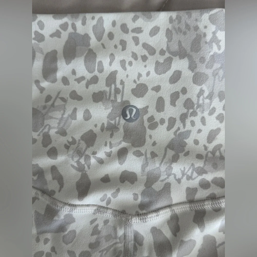 Lululemon Align Set (Cheetah Camo Antique White Multi) - Picture 4 of 6